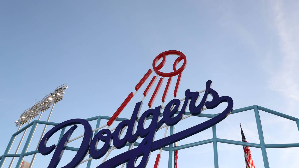dodgers sign