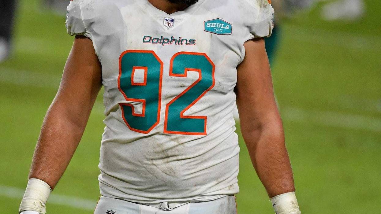 Dolphins DE Zach Sieler