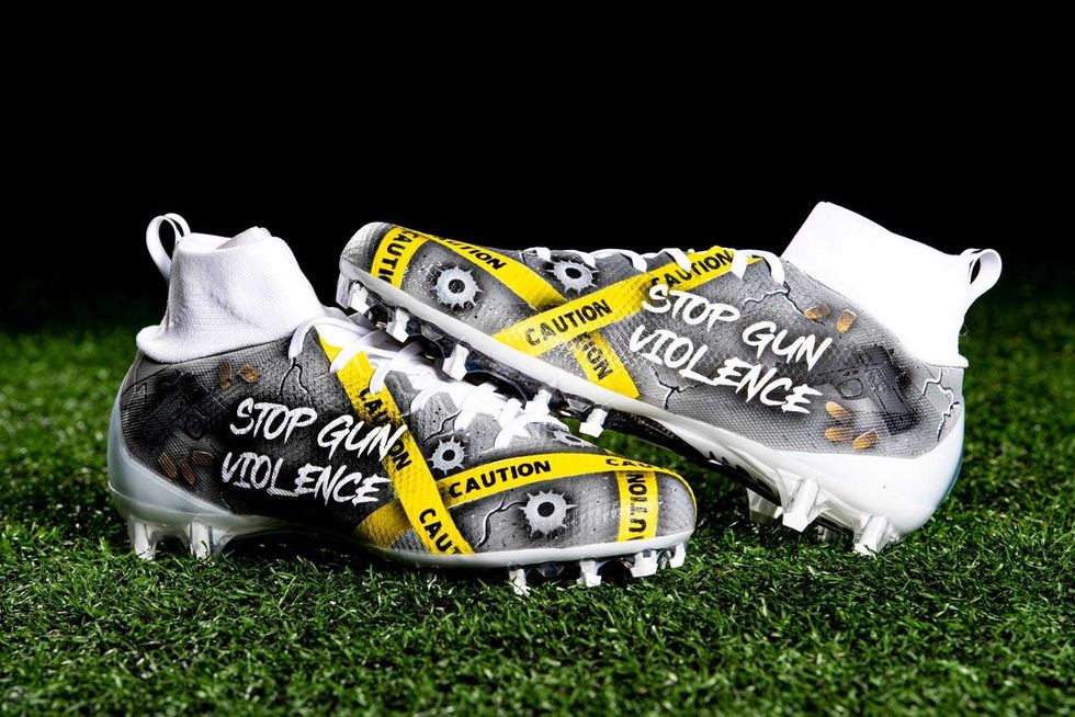 Dontrell Hilliard Fuel Up to Play 60; Gun violence prevention cleats