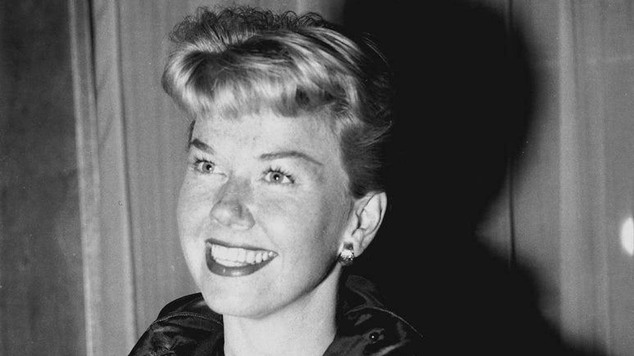 Doris Day, Smile, Claridge's Hotel, London, Black and White, 1955