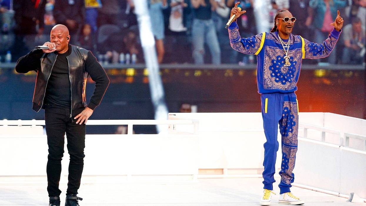 Dr. Dre and Snoop Dogg perform at the Super Bowl Halftime Show