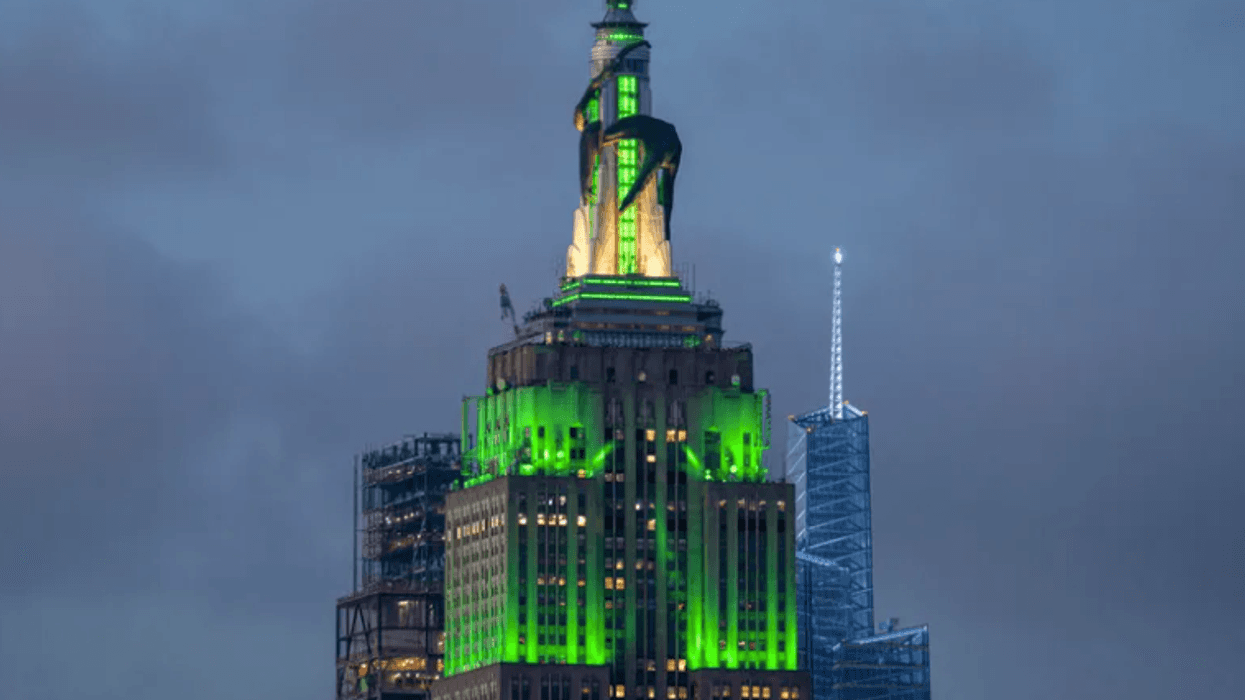 dragon en el empire state building