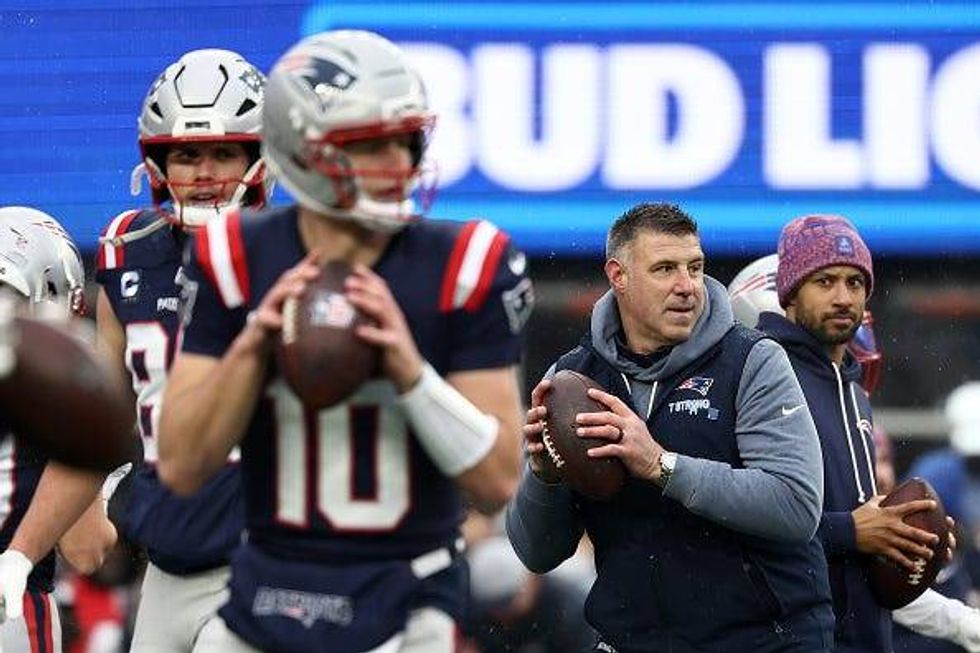 Drake Maye and Mike Vrabel