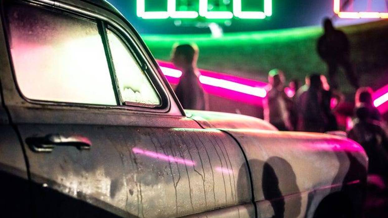 Drive in movie theatre scene