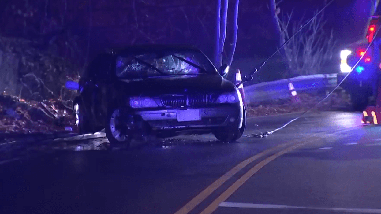 Driver dies after losing control on Lincoln Drive, flipping car into creek