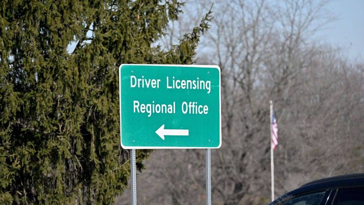 driver's licensing sign