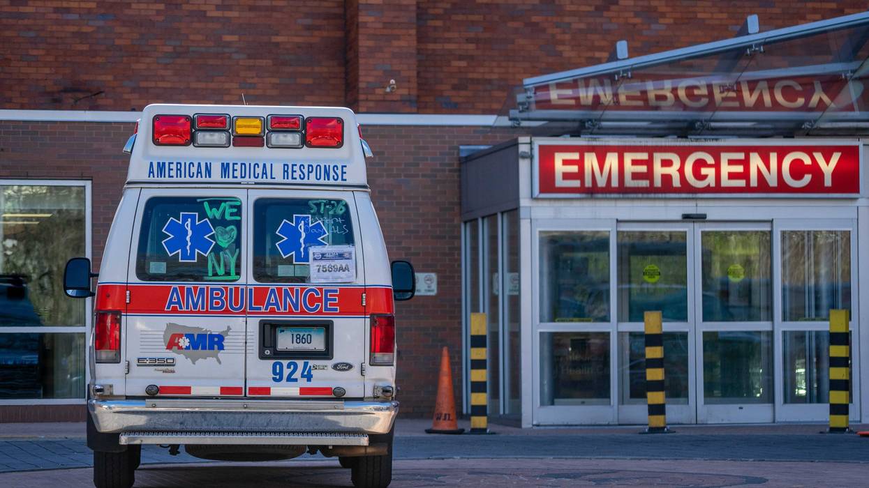 Driver strikes 3 people in Lake View hit and run