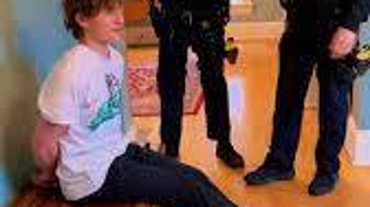 Drunk 19 Year Old Breaks Into Airbnb Filled With Cops