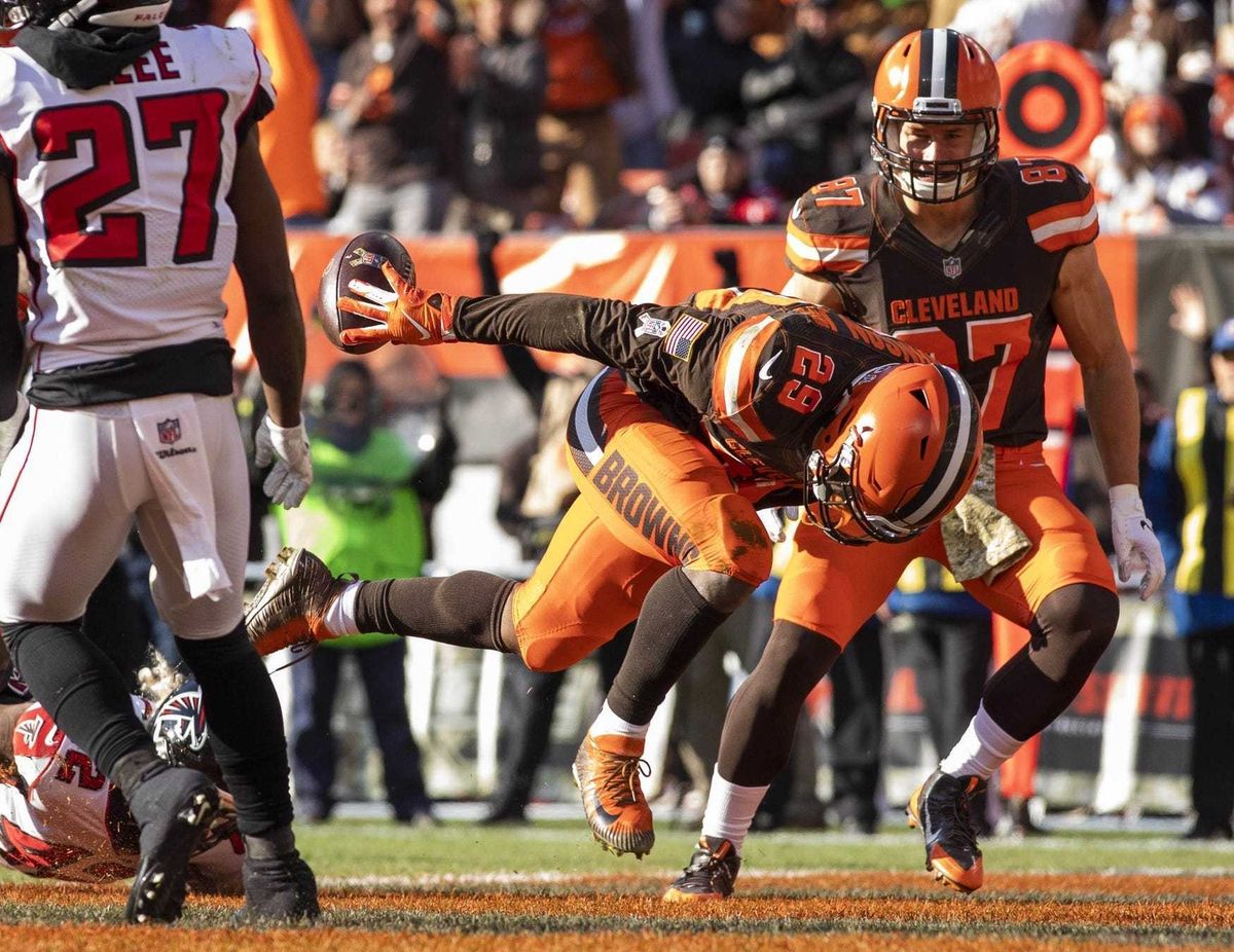 Duke Johnson scores a touchdown against the Atlanta Falcons