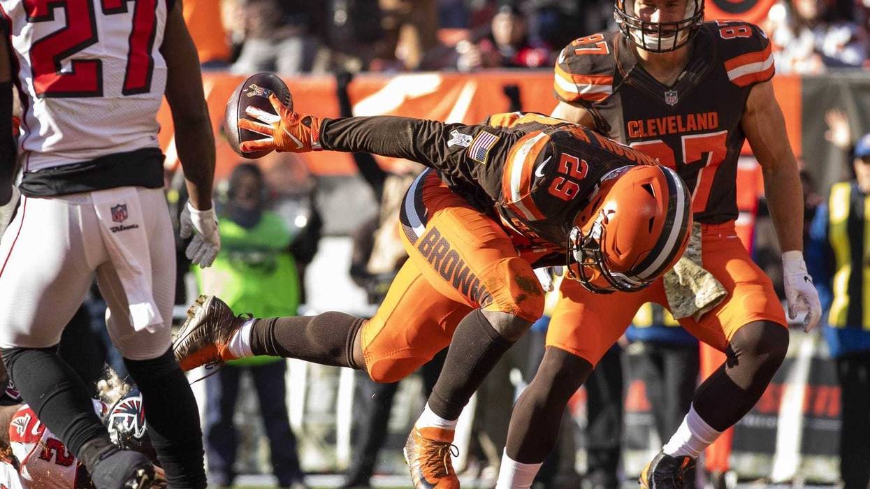 Duke Johnson scores a touchdown against the Atlanta Falcons