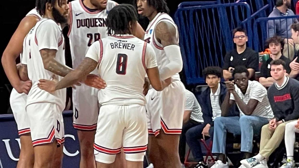 Dukes huddle at home