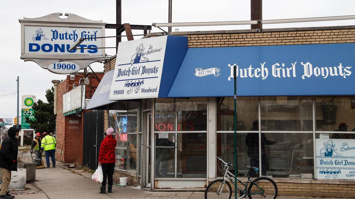 Dutch Girl Donuts on Woodward