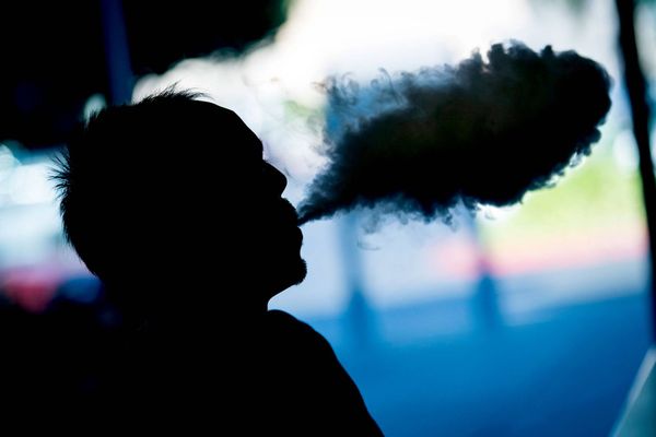 Scientific review finds e-cigarettes likely cause lung and oral cancer |  1010 WINS