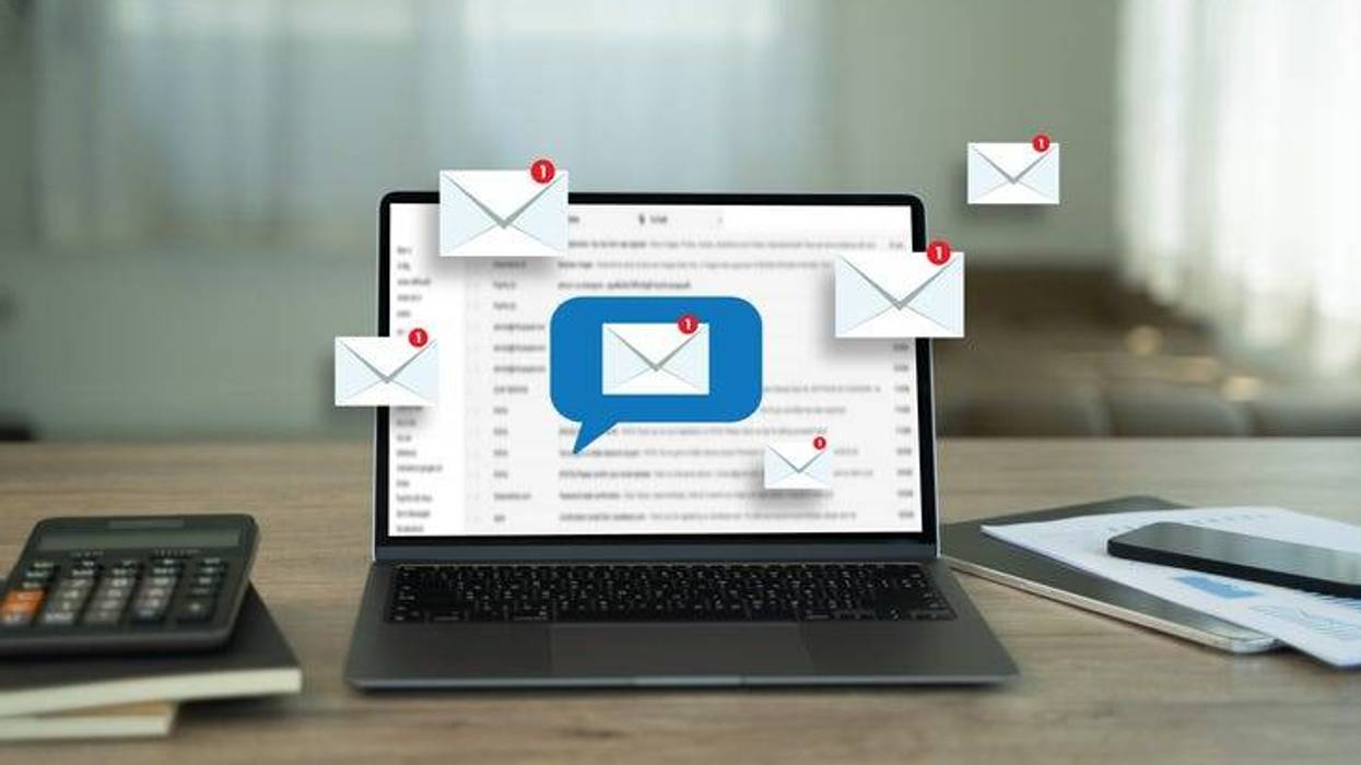 E-Mail