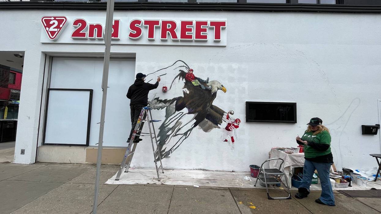 eagles mural on 2 street