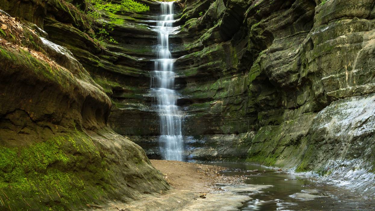 Early spring in French Canyon, Starved Rock state park, Illinois