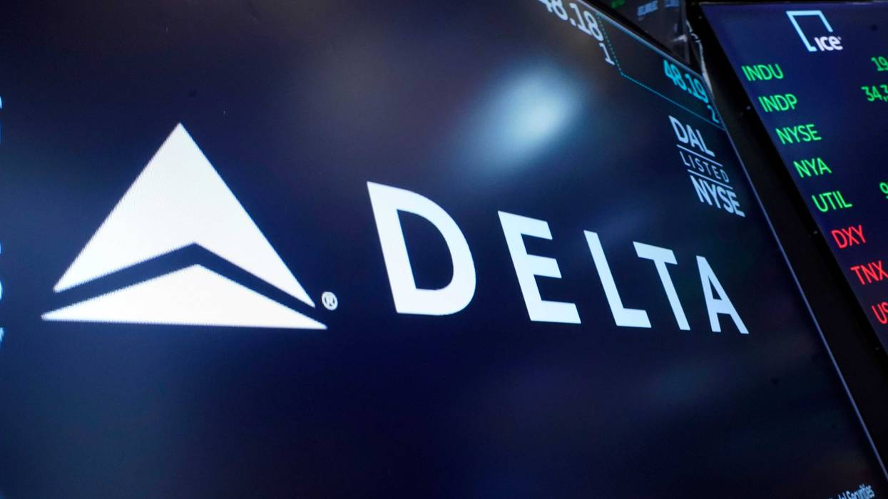 Earns Delta Air Lines