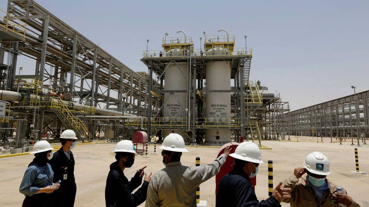 Earns Saudi Aramco