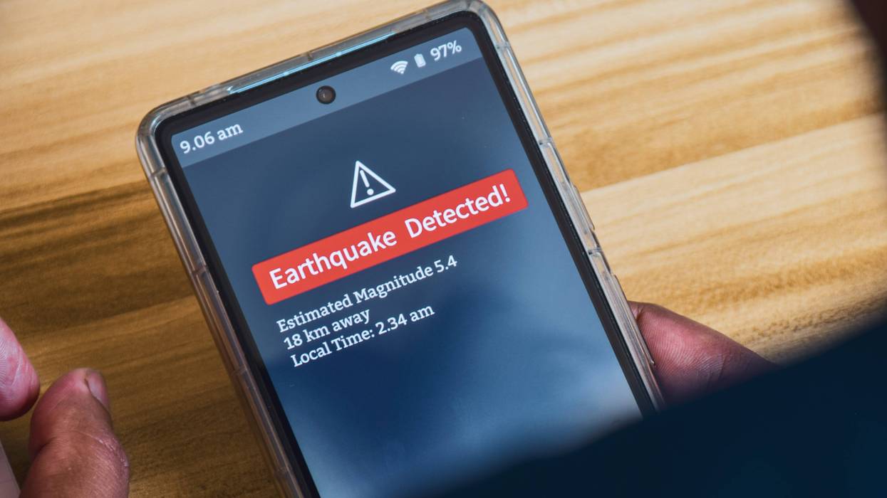 earthquake alert on phone screen
