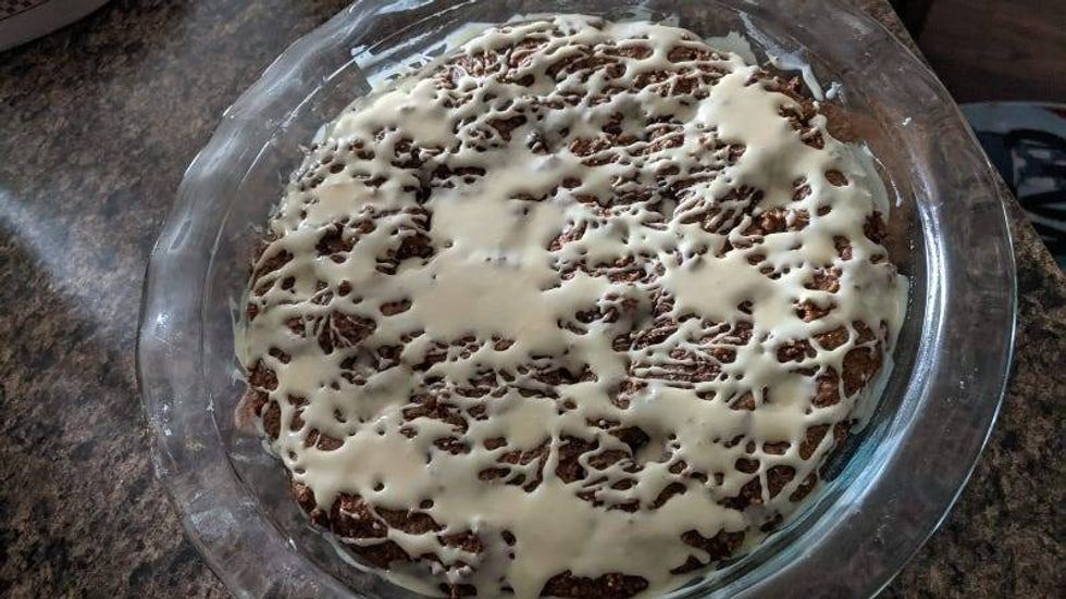 Easy Tasty Gingerbread Cookie Cake / Heather Rivera