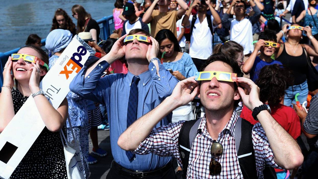 eclipse crowd in 2017