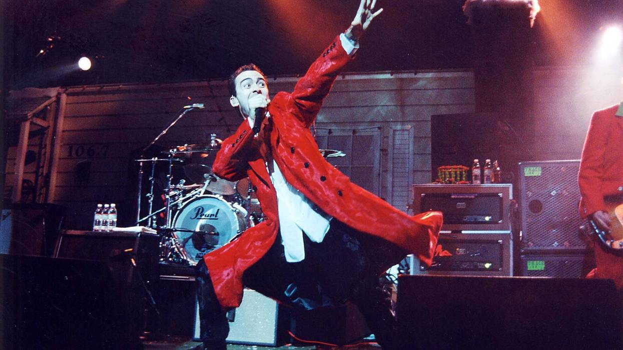 Ed Kozlowski of Live during 1997 KROQ Almost Acoustic Christmas