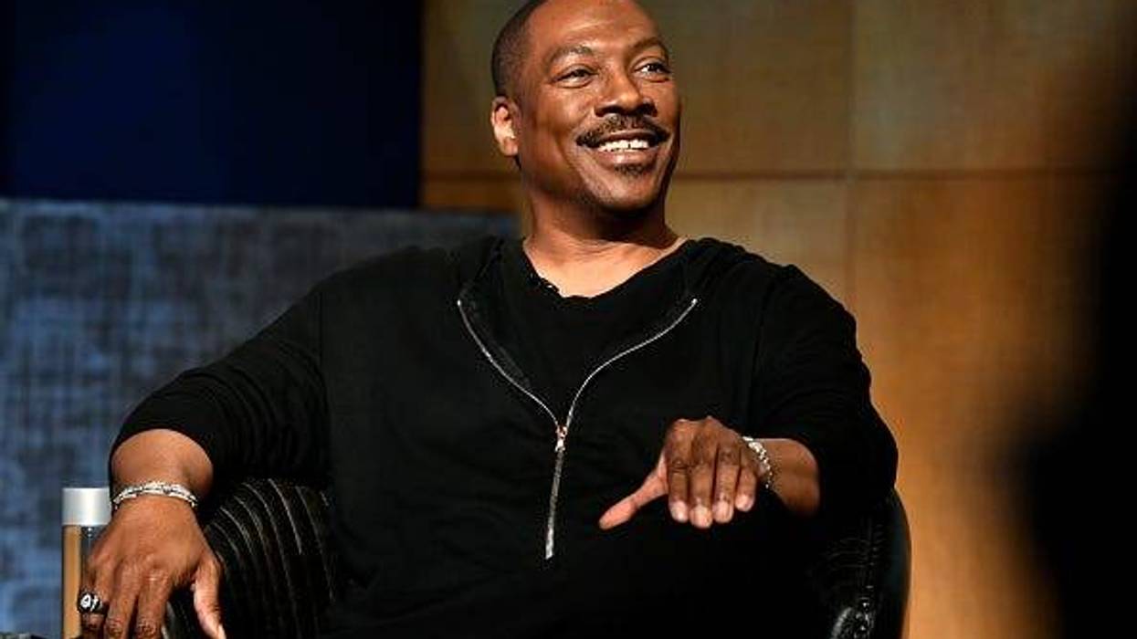 Eddie Murphy signs on for Beverly Hills Cop sequel.
