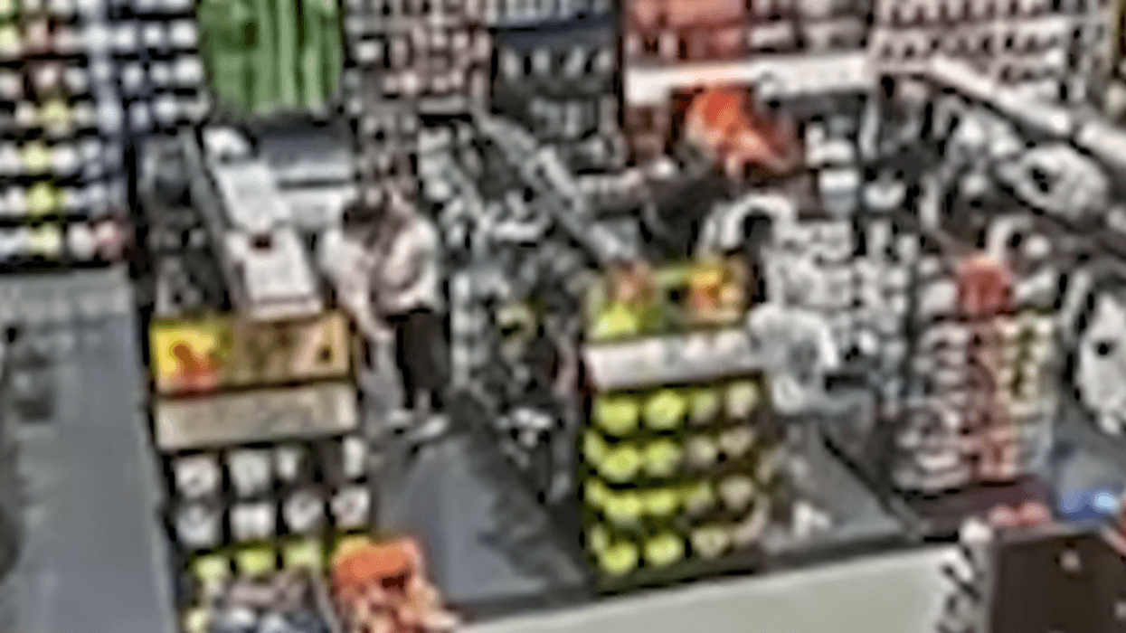 Eight members of a Philadelphia youth football team, the United Thoroughbreds, were arrested in Central Florida over the weekend for allegedly stealing more than $2,200 worth of merchandise from a Dick’s Sporting Goods.