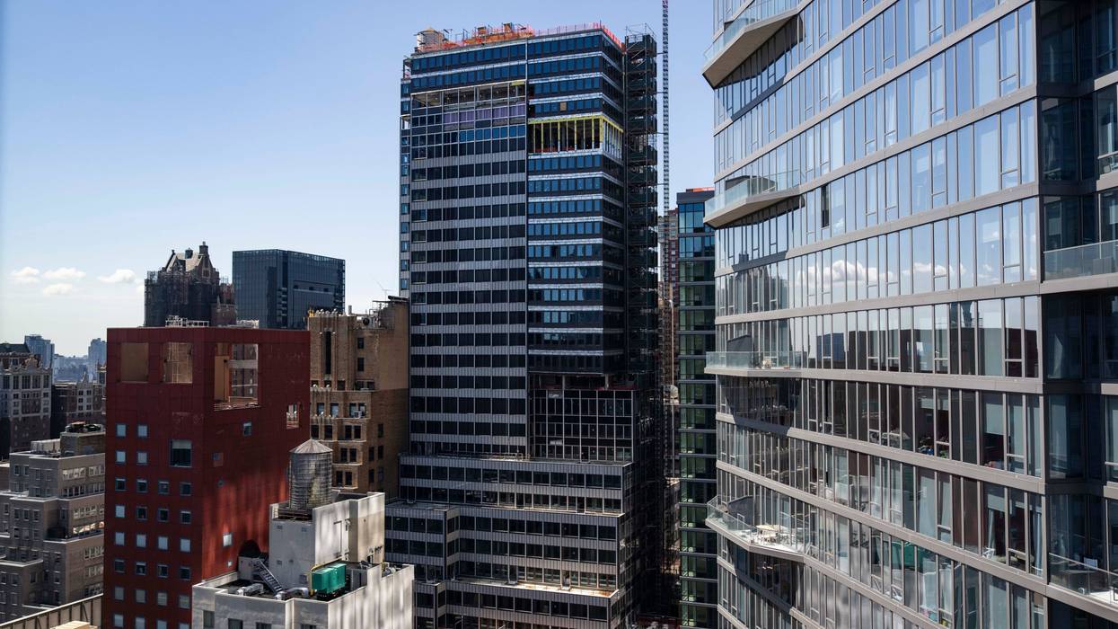Un rascacielos de Manhattan, considerado estable tras doblarse sus columnas