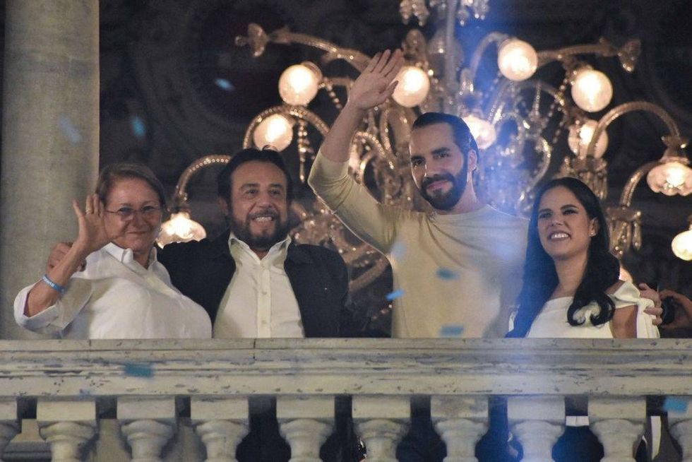 El Presidente de El Salvador Nayib Bukele, la primera Dama y el vicepresidente Felix Ulloa con su esposa