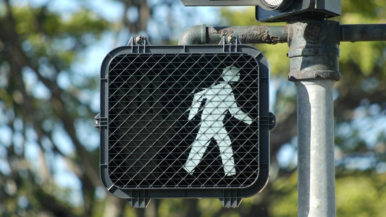Electronic cross walk