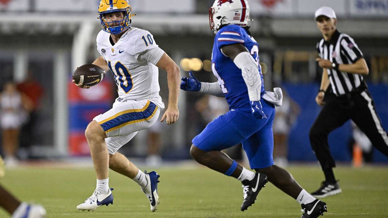 Eli Holstein running from sack