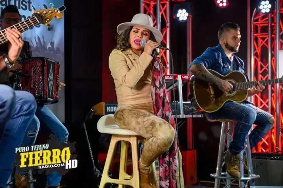 Elida Reyna at the Verizon Artist Lounge