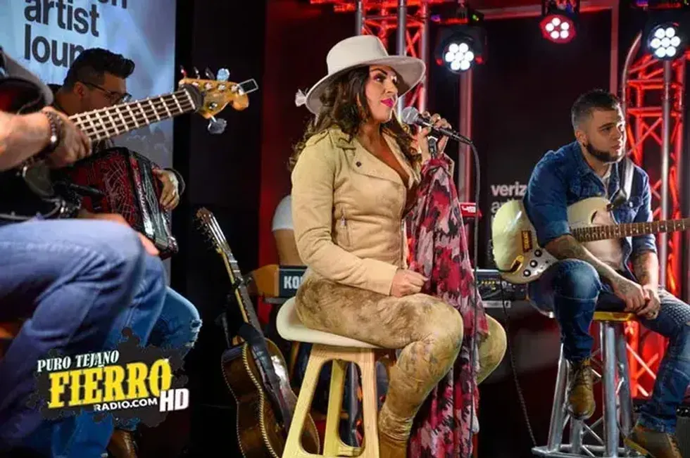 Elida Reyna at the Verizon Artist Lounge