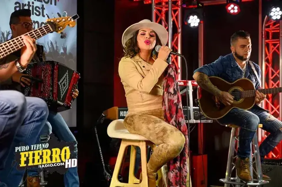 Elida Reyna at the Verizon Artist Lounge
