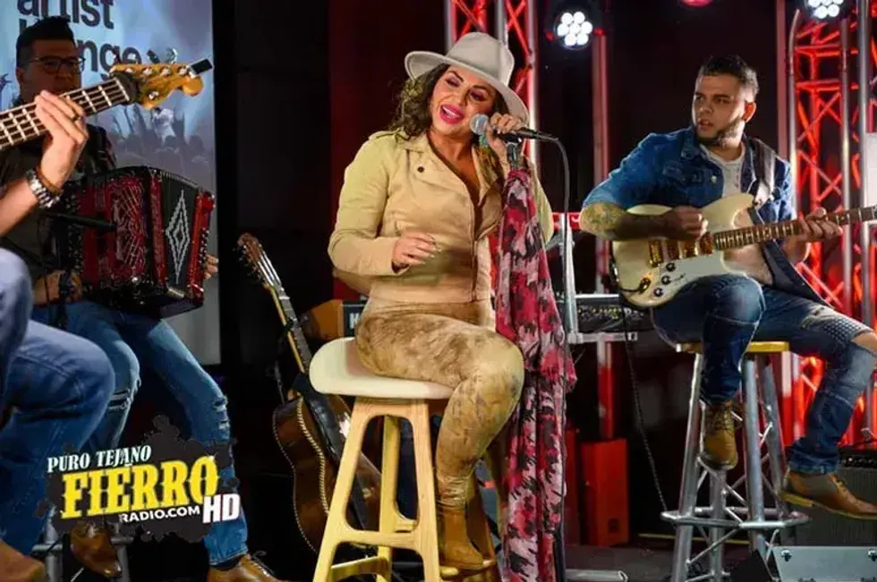 Elida Reyna at the Verizon Artist Lounge