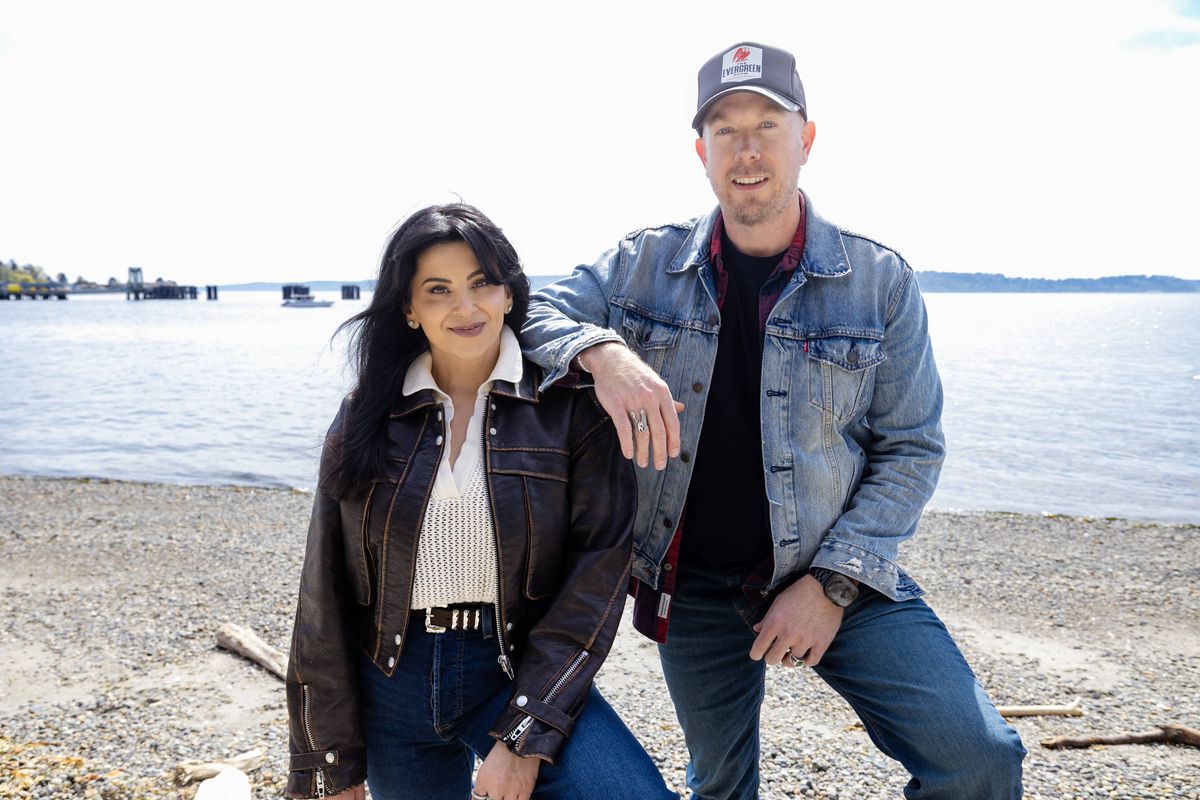 Ellen & Aaron on 100.7 The Wolf