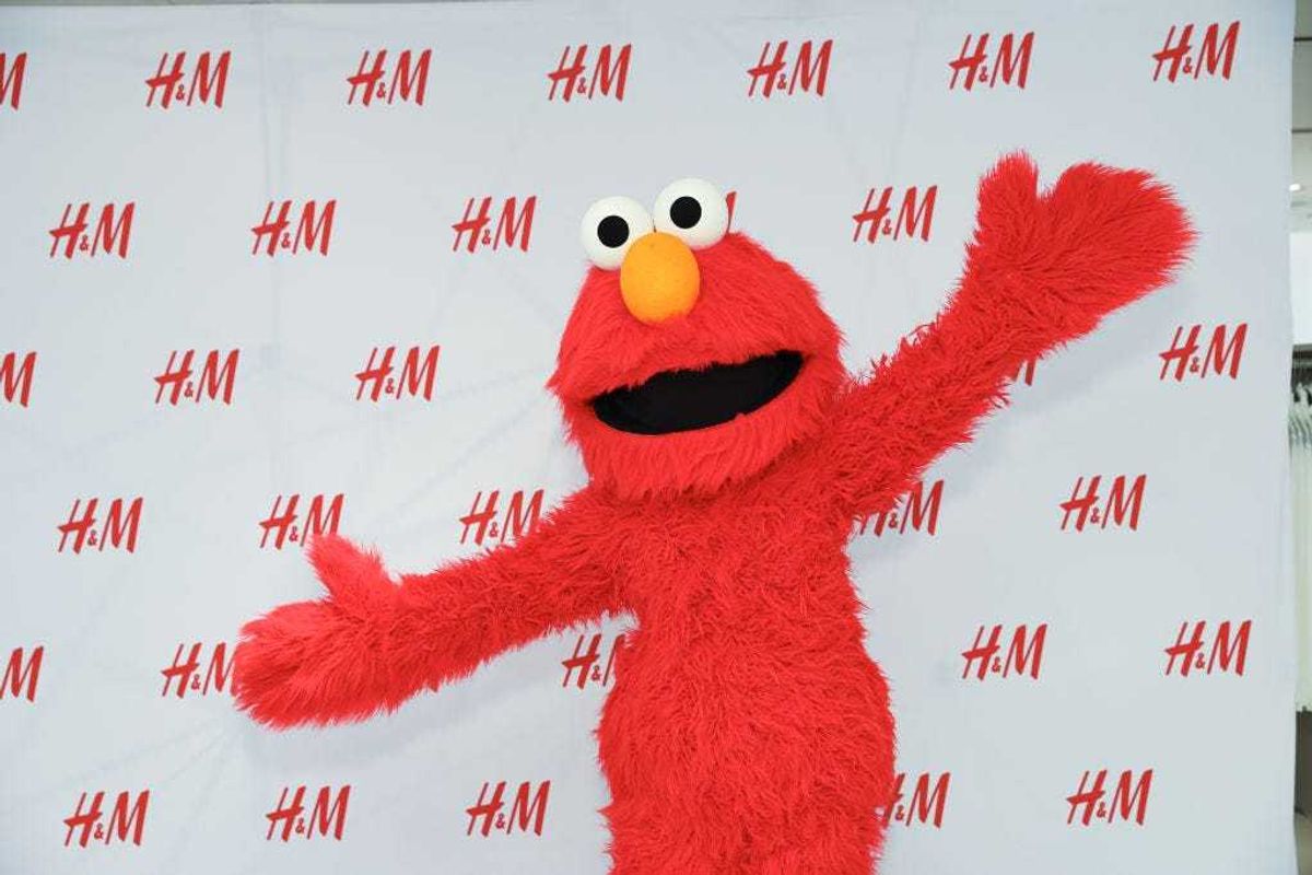 Elmo greets guests during H&M x Sesame Street at H&M Flagship Fifth Avenue Store on September 14, 2019 in New York City. (Photo by Anna Webber/Getty Images for H&M)