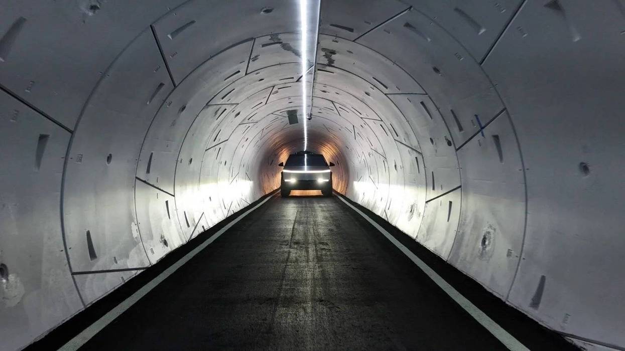 Elon Musk said Sunday that The Boring Company is working on a “simple, precursor Hyperloop tunnel” between Austin and San Antonio that would move passengers at more than 200 mph and cut a drive that can take up to 2 1/2 hours to a consistent trip under 30 minutes.