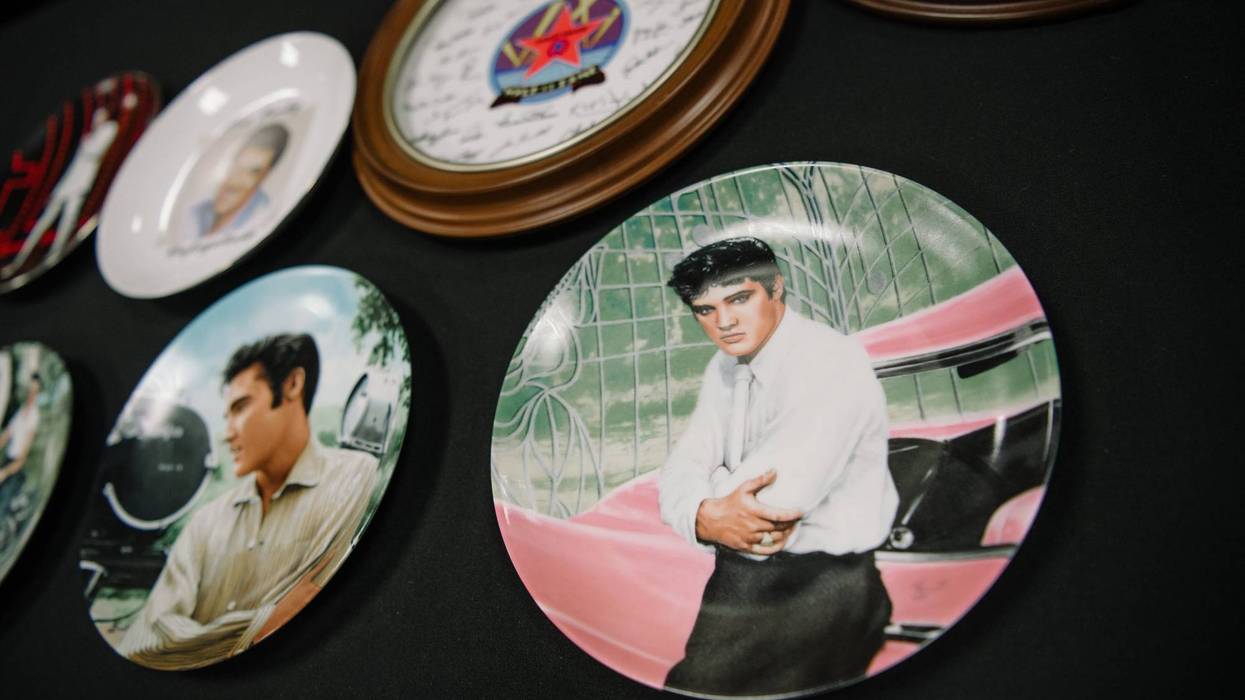 Elvis plates on sale