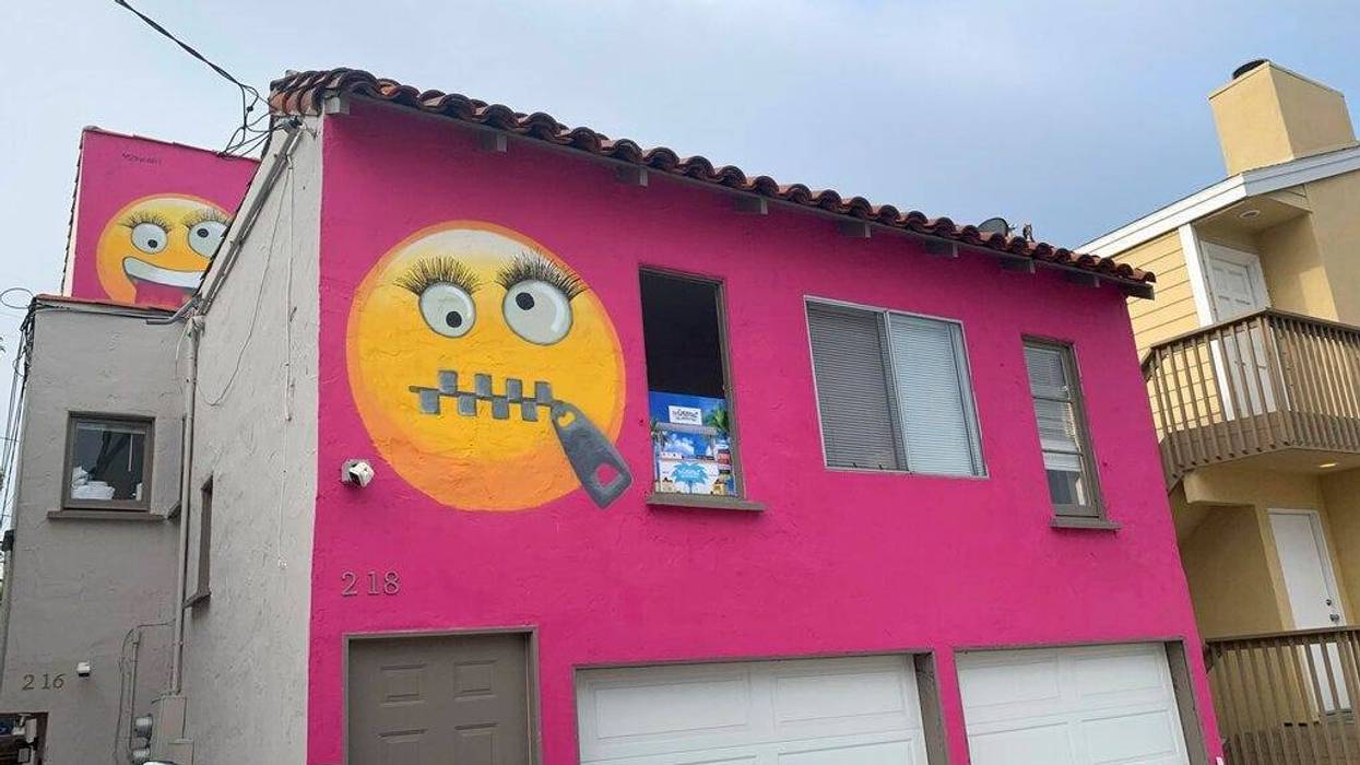 emoji house