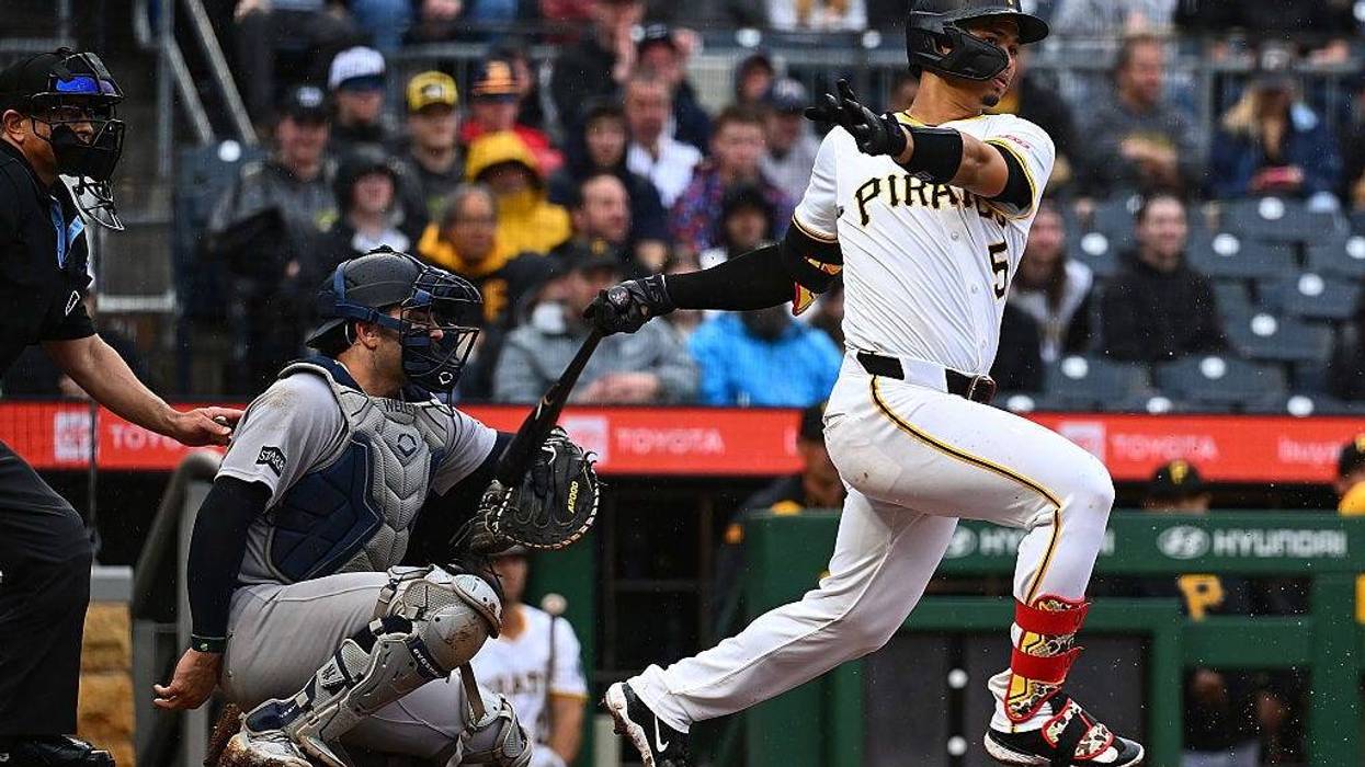 Endy Rodriguez swinging