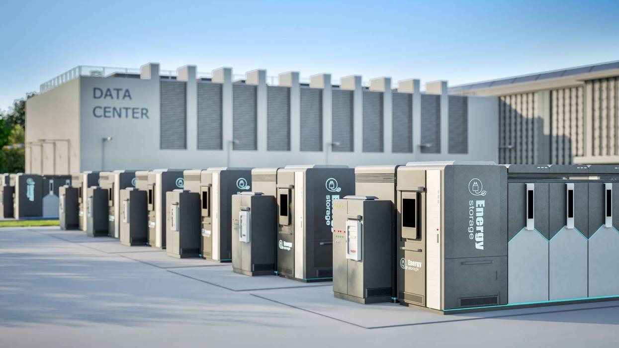 Energy storage systems or battery container units for data center