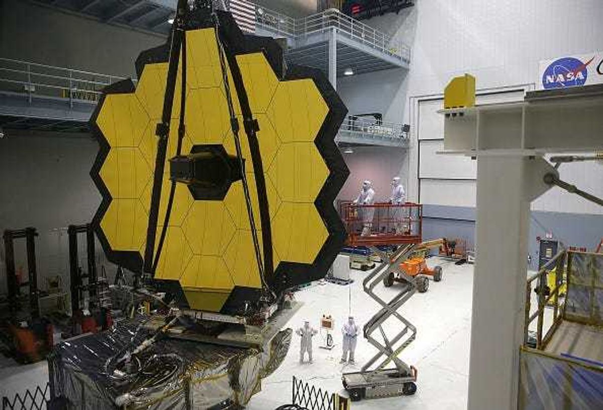 Engineers and technicians assemble the James Webb Space Telescope November 2, 2016.