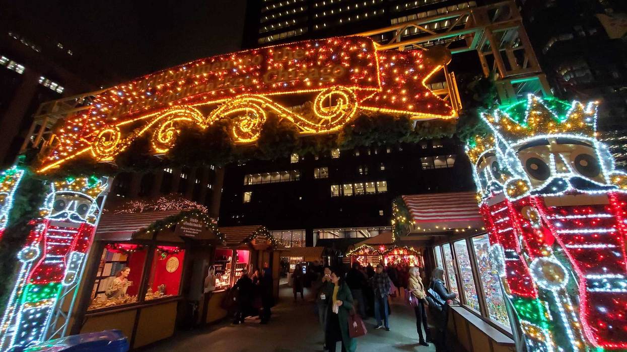 entrance to Christmas plaza