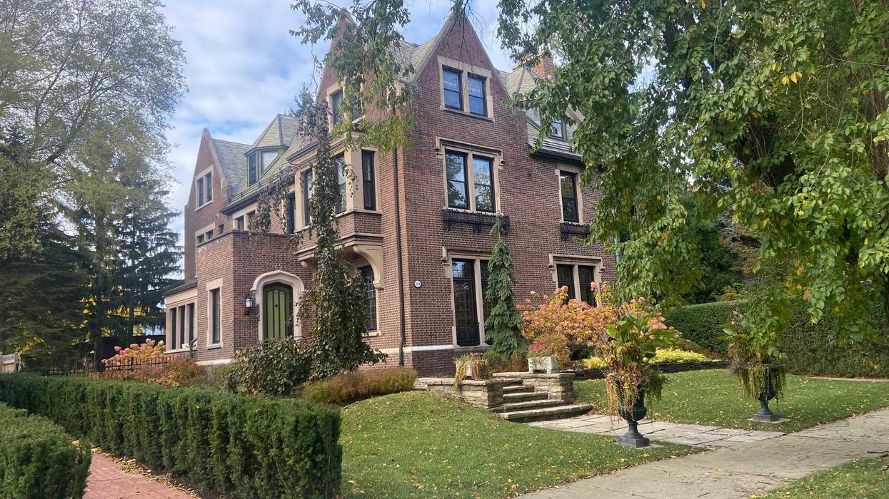 Erie County continues to set records for the sale of homes going for more than $1 million.