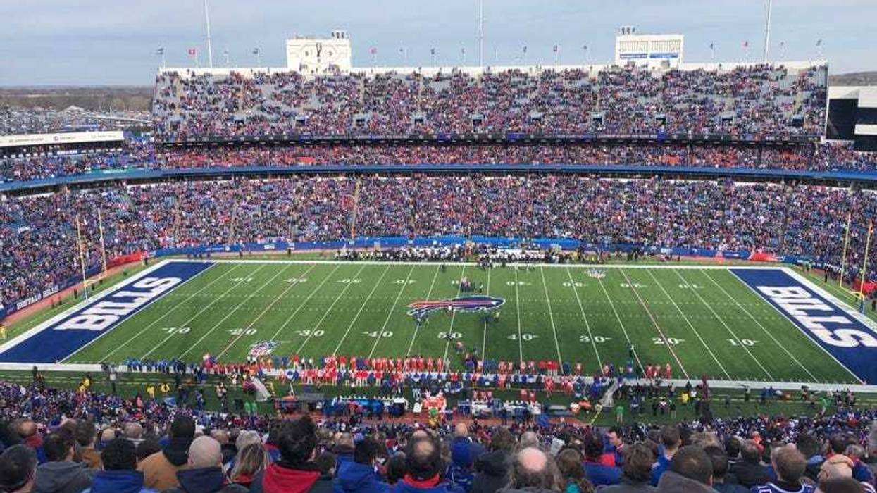 Erie County Executive Mark Poloncarz announces the new stadium will be a union project. As part of the deal, the Bills will enter into a project labor agreement.