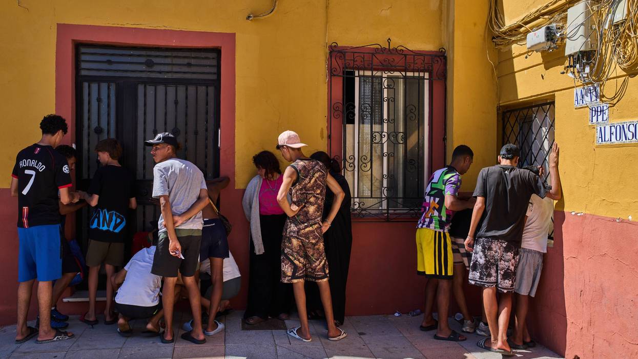 ESPAÑA-CEUTA-FAMILIAS