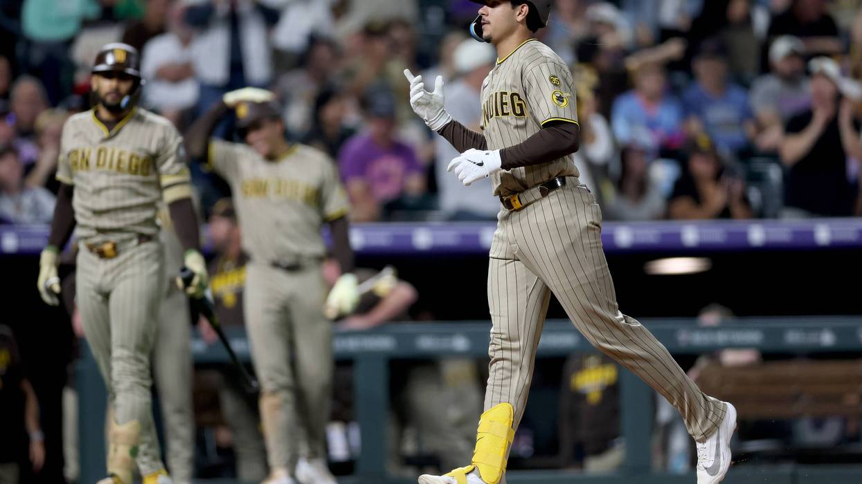 Salas homers twice in 9-3 win over Rockies