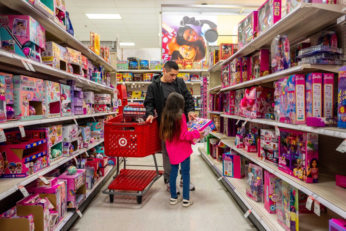 Experts say Target's decision to invest a billion dollars in store remodels amid a continued slide in sales is the right move, even after a difficult Q3.